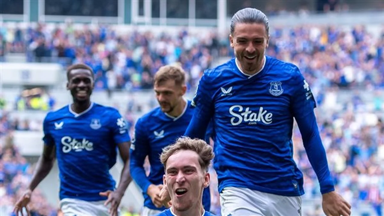 توقيت المواجهة المنتظرة.. مباراة إيفرتون وليدز يونايتد في الدوري الإنجليزي والقناة الناقلة